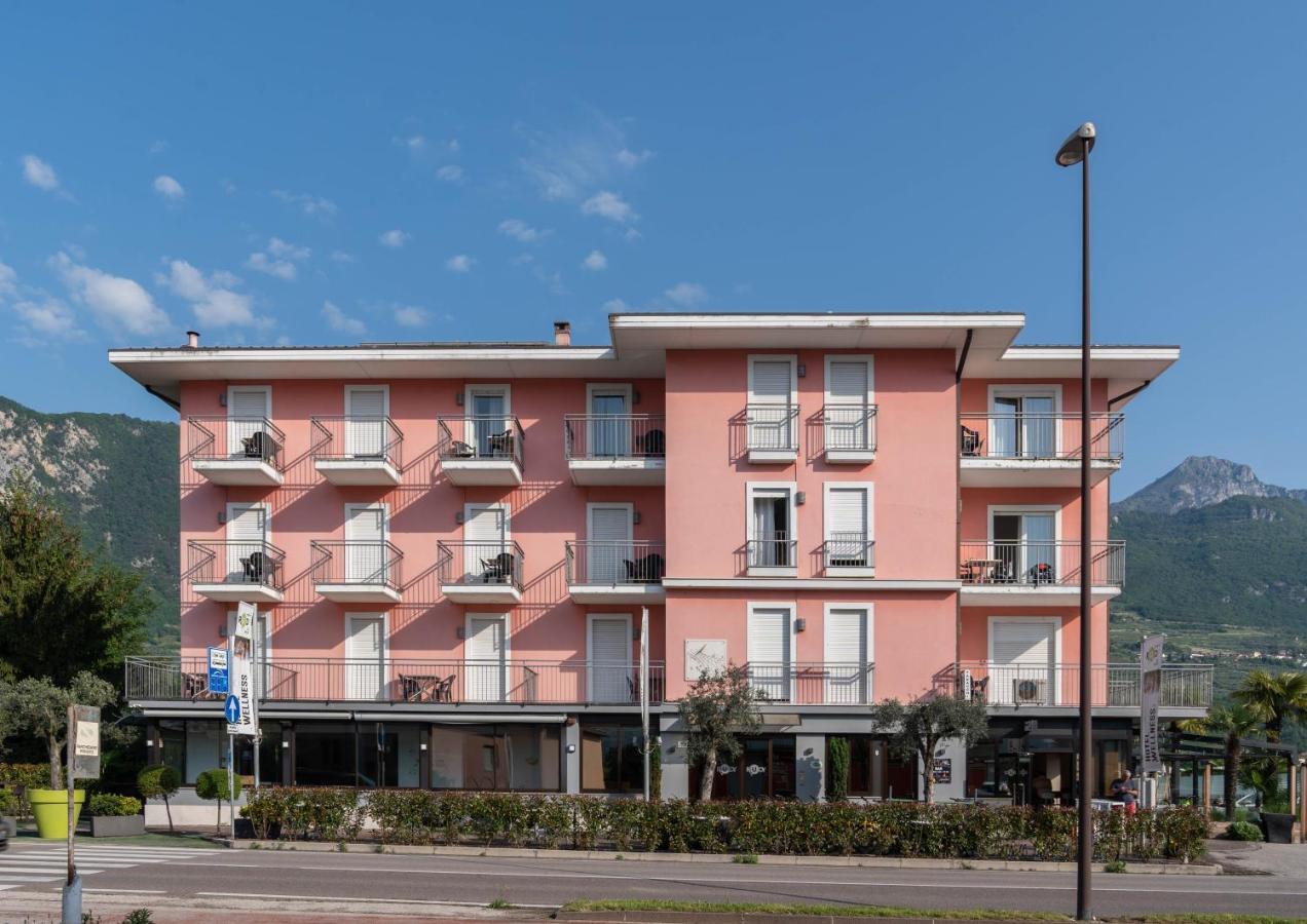 Hotel Rudy Riva del Garda Exterior photo